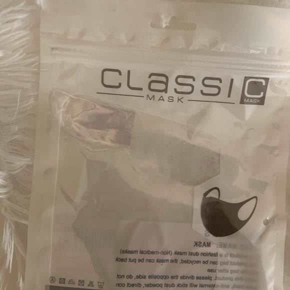 Mask - Picture 5 of 6